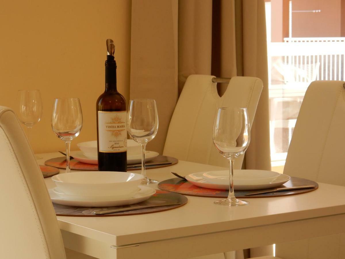 Beach & Sea Apt, Fast Wifi, Airco, Private Parking And Pool بورتيماو المظهر الخارجي الصورة